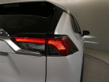 LEDテールライトです。省電力、高輝度のLEDは明るく照らすので夜間運転時の視認性を高めます。スタイリッシュな見た目で細かいところもこだわりたいあなたに!