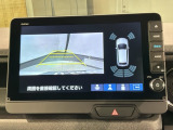 リバースギアに入れるだけで後方の表示へ切り替わります。夜間や雨の日の駐車も楽になりますよ。
