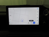 ディスプレイオーディオにナビ機能が設定されています。簡単な操作で行き先を入力することができ、音声で目的地まで案内してくれます。初めて訪れる場所も安心です。