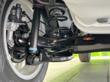 お車を安心してお乗りいただく為には、足回りの定期点検が欠かせません。サービスサポート(有償保証)では無料点検もご提供しており、安心のカーライフをお過ごしいただけるサポート体制が整っています。