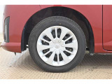 中古車をキレイで気持ちよくお乗りいただけるよう、エンジンルームからシートを外した洗浄まで、目に見えない部分も徹底的に洗浄しています!