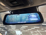 【デジタルインナーミラー】後席の大きな荷物や同乗者で後方が確認しづらい時でも安心!カメラが撮影した車両後方の映像をルームミラー内に表示。クリアな視界で状況の確認が可能です!