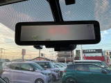 インテリジェントルームミラーはフル乗車でも後方が確認できます。