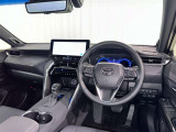 運転席まわりです。 各操作スイッチは使いやすい位置に配置されてます。