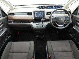 ◆視界広々で非常に運転しやすくロングドライブでも疲れを感じさせないすっきりとまとまったインパネ周りです。
