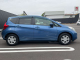 コンパクトなボディでどの年代の方にも乗りやすいお車になっております☆