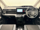 いつでも気持ちよく運転できて、使い勝手のいい収納や体をケアするシート、細部にまでこだわったインテリア♪