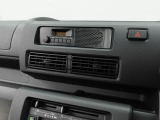 AM/FMラジオ スピーカー内蔵 お気に入りの番組を聞きながらドライブできます。