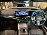 BMWの操作パネルは使いやすさを追求し日常生活で必要なボタン&スイッチを使えるようにした構造となっております。購入時から沢山触って体感してください。