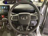 ステアリングから手を離さず、運転に集中したままオーディオ等の操作ができます。
