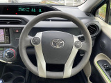 インテリアに合わせたデザインのステアリングは、運転される方のことも考え、運転しやすい形状、大きさです。是非一度、実際に触ってお確かめください。