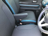 広々とした運転席で快適に運転できますね☆