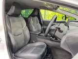 運転席シート廻りは使用感も少なく、良好な状態となっています。前オーナー様が丁寧に使っていたことがよくわかりますね。