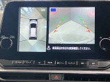 【アラウンドビューモニター】車を上から見下ろしているかのような映像で周囲の状況がひと目で確認、狭い駐車場に駐車するときも安心です♪♪障害物などがあると警告音がなりますので安心して駐車が出来ます★