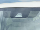 【ホンダセンシング】走行中に前方の車両等を認識し、衝突しそうな時は警報とブレーキで衝突回避と被害軽減をアシスト。より安全にドライブをお楽しみいただけます。