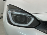 LEDヘッドライトは、点灯の瞬間から最大光量を発揮し、突然暗くなるトンネルなどでの安定感を高めます。