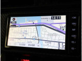 純正ナビを装備。タッチパネル式で使いやすく、お出かけもラクラクです。