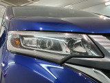 LEDヘッドライトは、点灯の瞬間から最大光量を発揮し、突然暗くなるトンネルなどでの安定感を高めます。