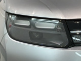 LEDヘッドライトは、点灯の瞬間から最大光量を発揮し、突然暗くなるトンネルなどでの安定感を高めます。