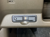 ハンドルの左下にETCがついています。高速道路の料金所の通過も楽々です。 カードの取り出しもしやすい場所についています。