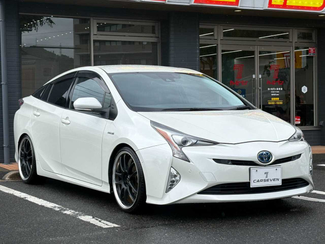 トヨタ プリウス 