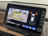 カラービジョンとガイドラインで見やすいバックモニターと障害物センサーで車庫入れも楽ちんです♪