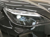 LEDヘッドランプ。消費電力も少なく寿命も長いのがLEDの特徴。HIDのような点灯のタイムラグもなくパッと明るくなるのも特徴です。
