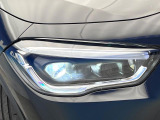 ●LEDヘッドライト:夜間走行時も良好な視界を確保し安心して運転できる高輝度LEDヘッドライトを装備!点灯速度が早く、消費電力も抑えられています。