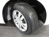 185/60R15インチ。