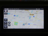 直感的に操作出来るナビゲーションを搭載。ルート案内が分かりやすく、運転中のストレスを軽減します。目的地までスムーズに導いてくれる、実用性の高い装備です。