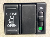 【パワースライドドア】スマートキーや運転席のスイッチでスライドドアの開閉が可能♪電動だから力を入れてドアを開ける必要が無く、小さいお子様でも、重い荷物を持っている時もラクに開け閉めできます♪