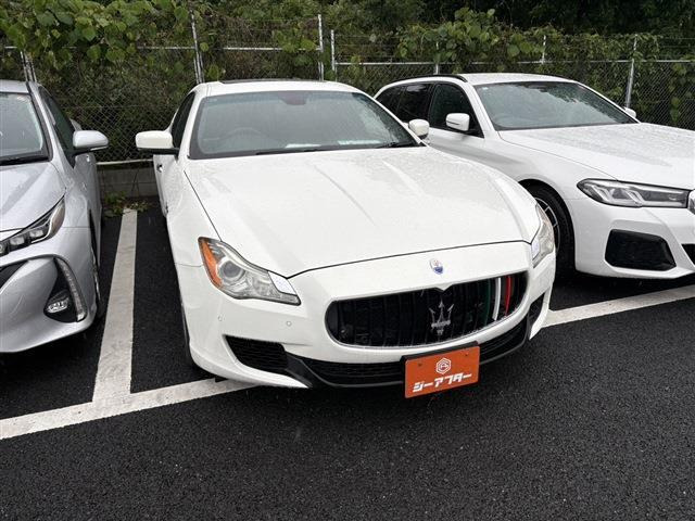 クアトロポルテ S 禁煙車 純正8インチナビ バックカメラ