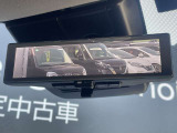 夜間や天候、荷物の積載や人の乗車で見ずらい後方の視界がクリアになるスマートルームミラー