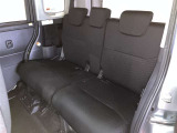 ゆとりある広々とした車内空間は、ドライブを始め買い物やレジャーなど、幅広く活躍します。一人でもみんなとでもお出かけを楽しみましょう!