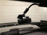 後方にもドライブレコーダーのカメラが付いています。前後両方でお車の周りを監視・記録いたします。