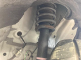 お車を安心してお乗りいただく為には、足回りの定期点検が欠かせません。サービスサポート(有償保証)では無料点検もご提供しており、安心のカーライフをお過ごしいただけるサポート体制が整っています。