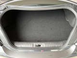 普段のお買い物や通勤、送迎等に十分な荷室スペースを確保しております。