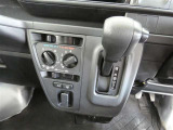 どなたでも楽々運転できる4速ギヤのオートマチック車です。