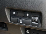 電動両側スライドドア、レベライザー等のスイッチ類