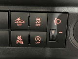 アイドリングストップ機能がついているので、停車時にエンジンを止めて燃料消費を抑えます。環境にもお財布に優しいですね♪