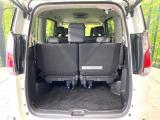 普段のお買い物や通勤、送迎等に十分な荷室スペースを確保しております。セカンドシートを倒すと、大きな荷物の積載も可能です♪