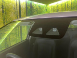 【スマートアシスト】走行中に前方の車両等を認識し、衝突しそうな時は警報とブレーキで衝突回避と被害軽減をアシスト。より安全にドライブをお楽しみいただけます。