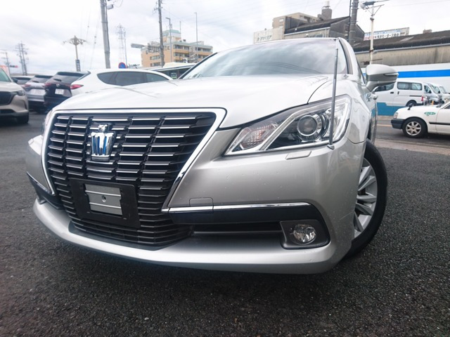 クラウン ハイブリッド 2.5 ロイヤルサルーンG 