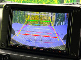 【バックカメラ】駐車時に後方がリアルタイム映像で確認できます。大型商業施設や立体駐車場での駐車時や、夜間のバック時に大活躍!運転スキルに関わらず、今や必須となった装備のひとつです!