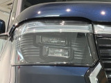 LEDヘッドライトは、点灯の瞬間から最大光量を発揮し、突然暗くなるトンネルなどでの安定感を高めます。