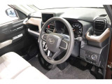 運転席周りは遊びにも通勤にも普段のお買い物にもピッタリ。日々のドライブに居心地のよいレイアウトです。