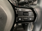 【アダプティブ・クルーズ・コントロール】予め設定した車速内でクルマが自動的に加減速。 前走車との適切な車間距離を維持しながら追従走行し、高速道路でのドライバーの疲労を軽減してくれる嬉しい機能付♪