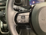 ステアリングにオーディオ操作スイッチが付いています。オーディオ画面に直接タッチしなくても操作が出来ますので、運転に集中できます。