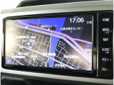 純正ナビを装備。タッチパネル式で使いやすく、お出かけもラクラクです。