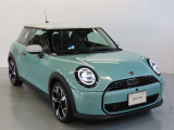 フロントフェイスはMINIアイコンとして永らく愛されるデザイン性の良さと、ブランドの魅力を感じる事ができます。